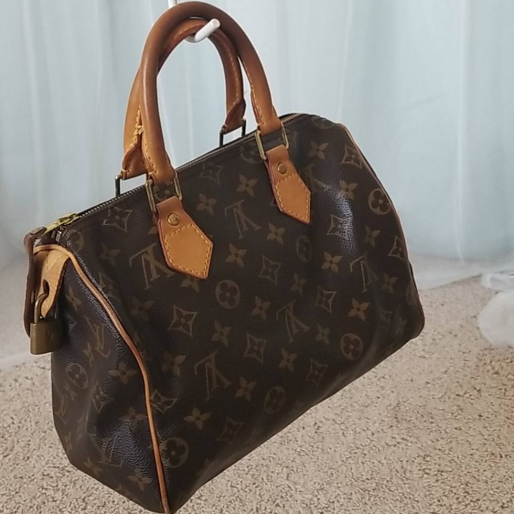 Louis Vuitton Speedy 25 Monogram Canvas Handbag